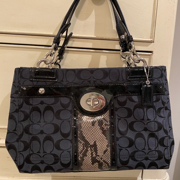 Coach purse - Picture 1 of 4